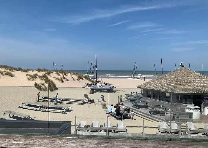 Appartement Op Het Strand, Enfin, Zo Goed Als...