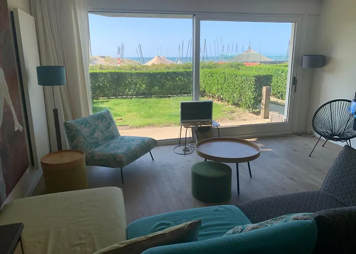 Appartement Op Het Strand, Enfin, Zo Goed Als...